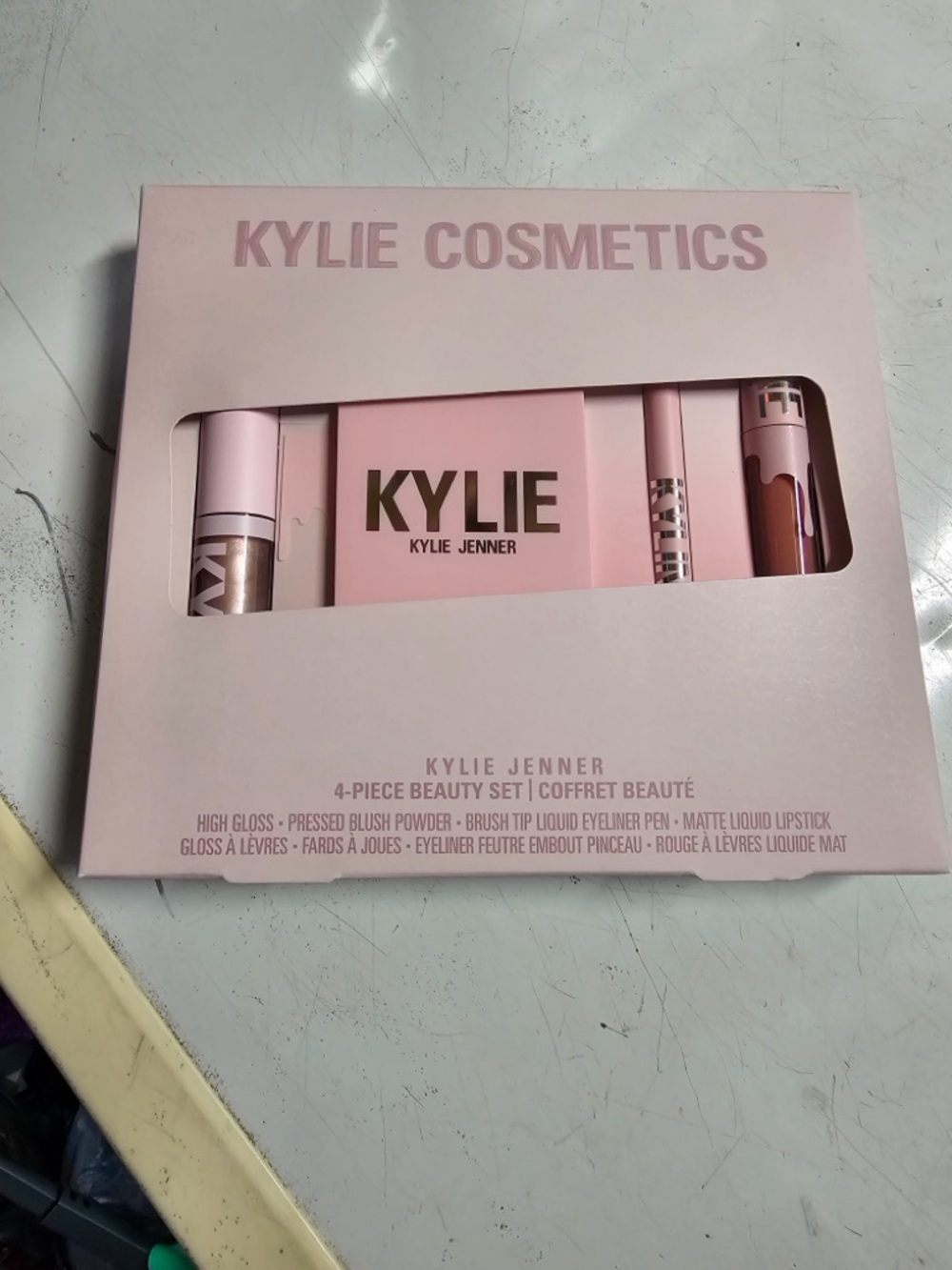 Kylie Cosmetics 4-Piece Beauty Set in Soft Pink
